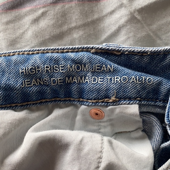 High-waisted Mom Jeans - Picture 6 of 6